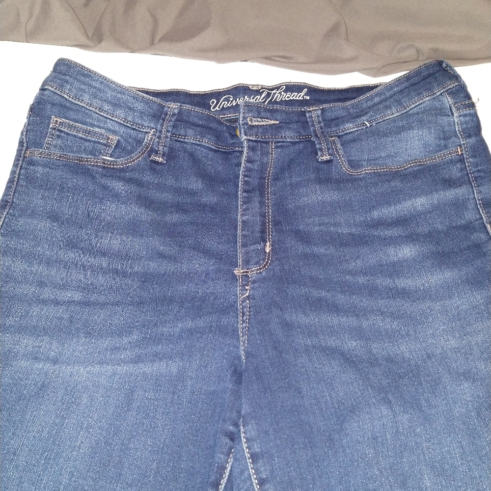 Universal Thread jeans - Picture 3 of 7